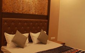 Hotel Skylark